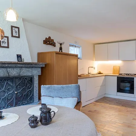 Apartment Cozy House In With Patio, Lake View!