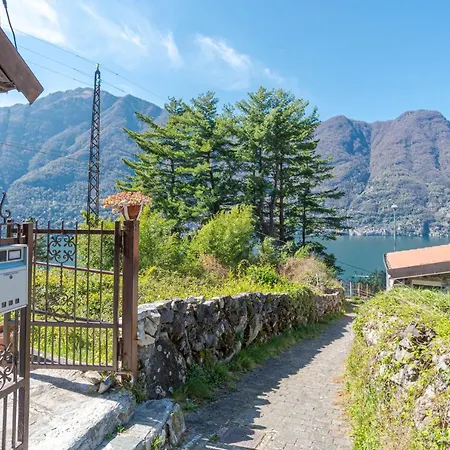 Cozy House In With Patio, Lake View! Apartment Nesso