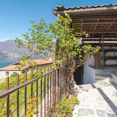 Cozy House In With Patio, Lake View! Apartment Nesso
